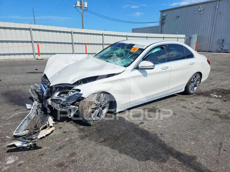 2016 Mercedes Benz C-Class фото