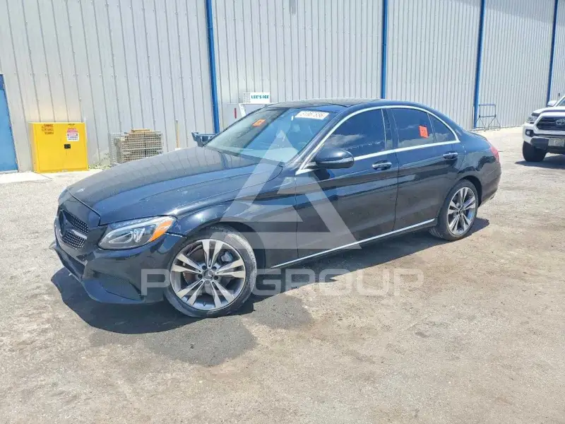 2016 Mercedes Benz C-Class photo