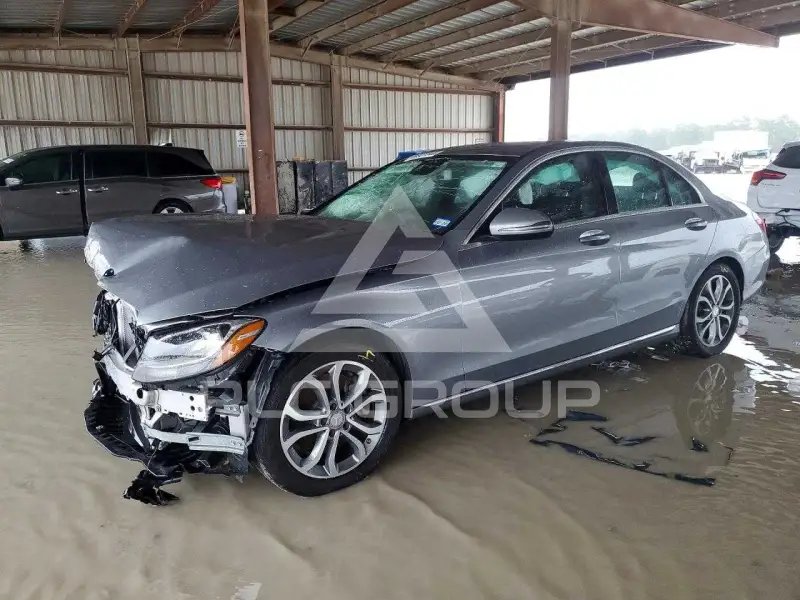 2016 Mercedes Benz C-Class photo