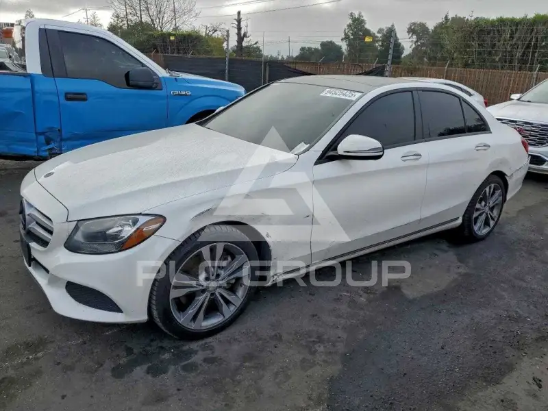 2016 Mercedes Benz C-Class фото