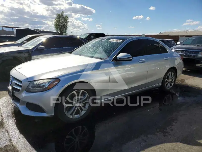 2016 Mercedes Benz C-Class photo