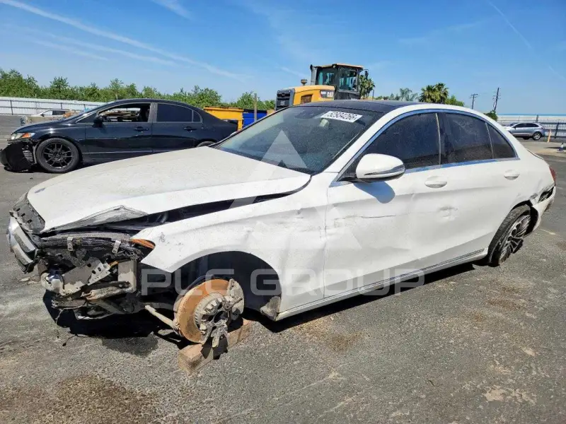 2016 Mercedes Benz C-Class фото