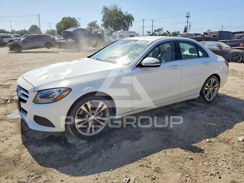 2016 Mercedes Benz C-Class фото