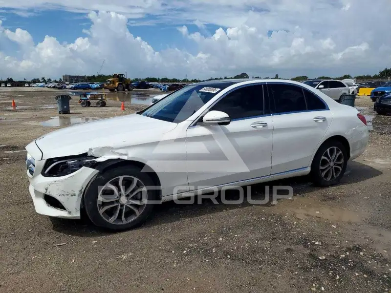 2016 Mercedes Benz C-Class photo