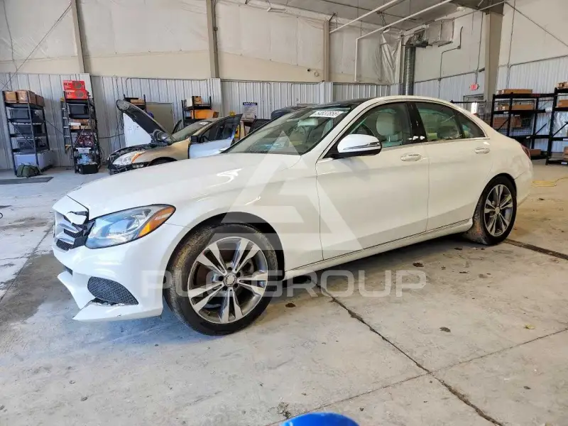2016 Mercedes Benz C-Class фото