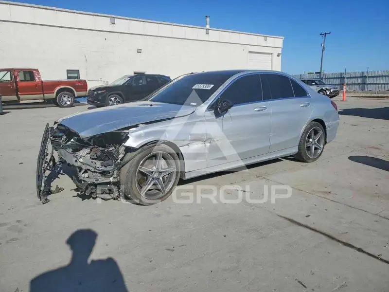 2016 Mercedes Benz C-Class фото