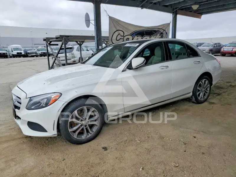 2016 Mercedes Benz C-Class photo