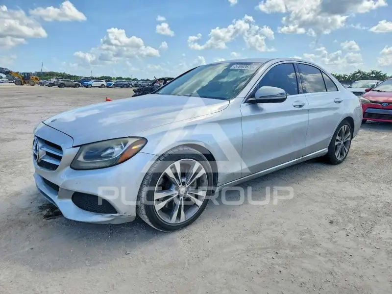 2016 Mercedes Benz C-Class photo