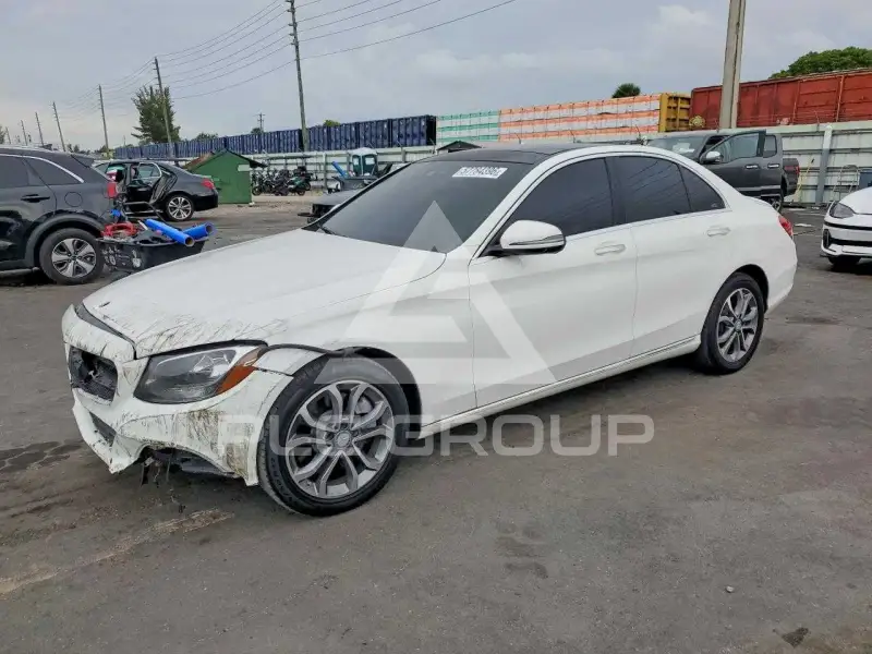 2016 Mercedes Benz C-Class фото