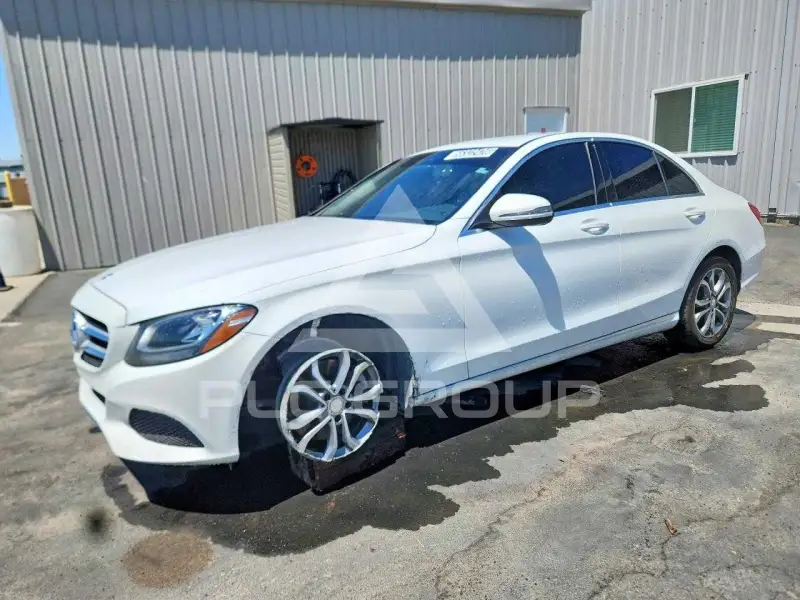 2016 Mercedes Benz C-Class photo