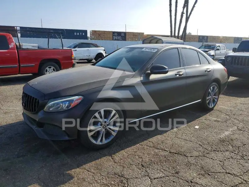 2016 Mercedes Benz C-Class фото