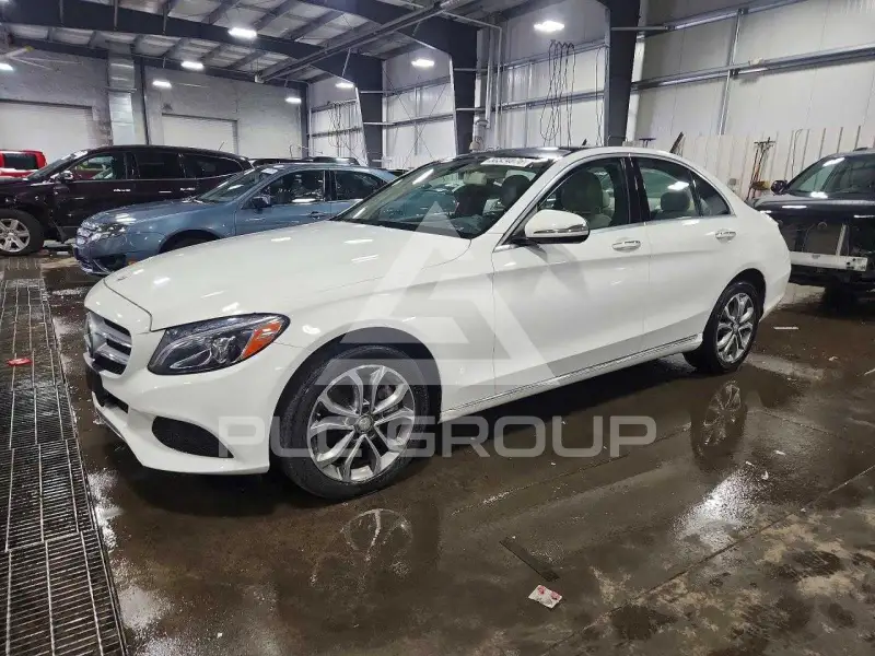 2016 Mercedes Benz C-Class фото