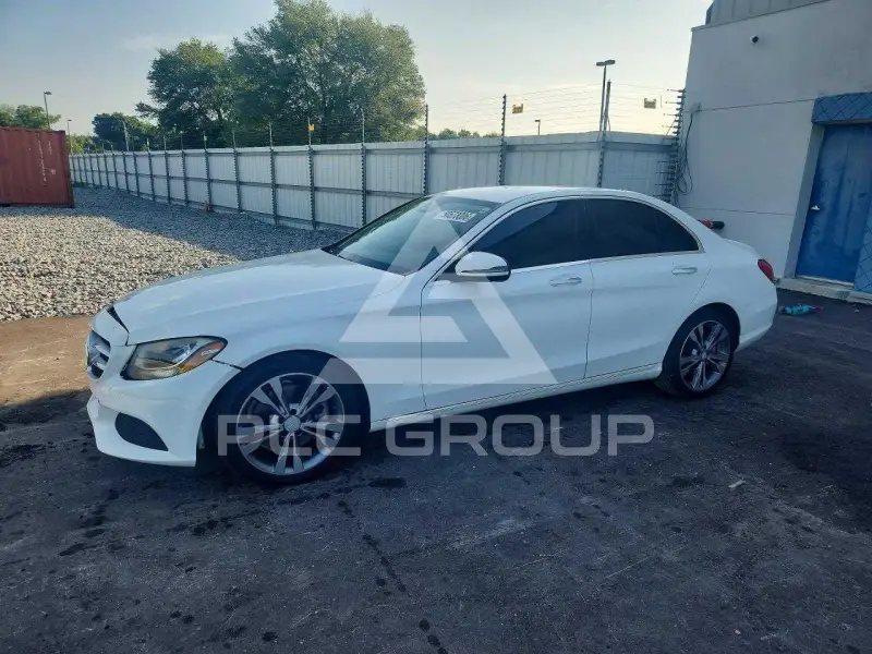 2016 Mercedes Benz C-Class photo