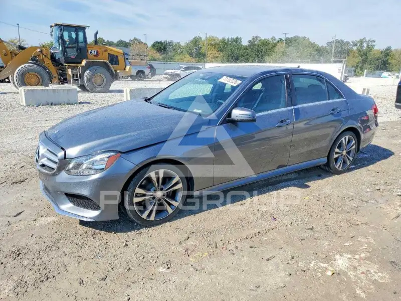 2016 Mercedes Benz E-Class фото
