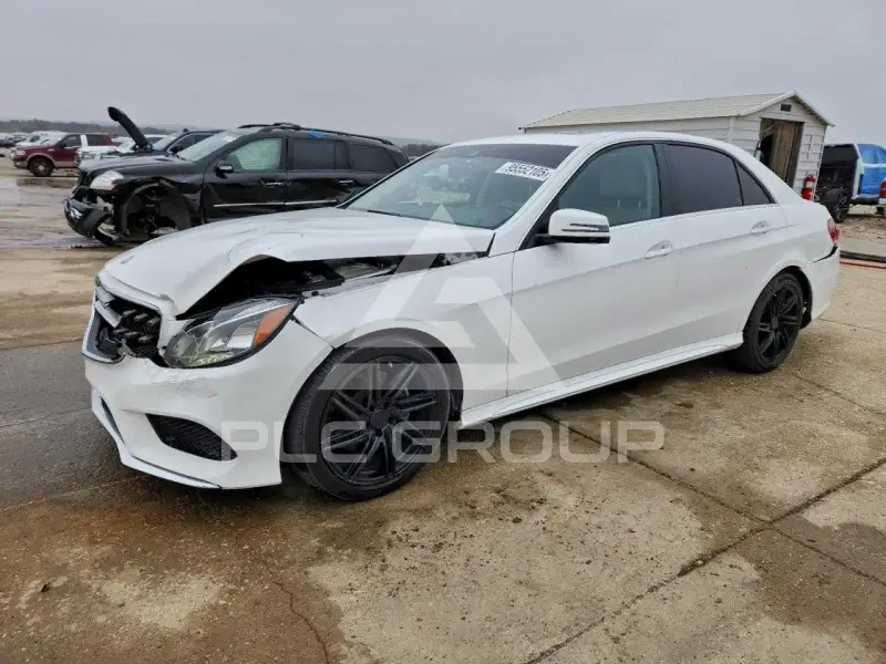 2016 Mercedes Benz E-Class фото