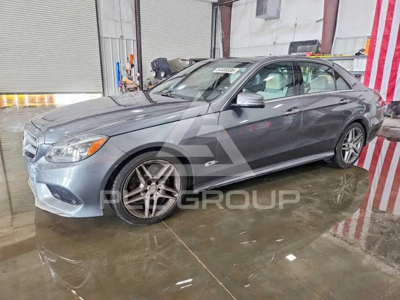2016 Mercedes Benz E-Class фото