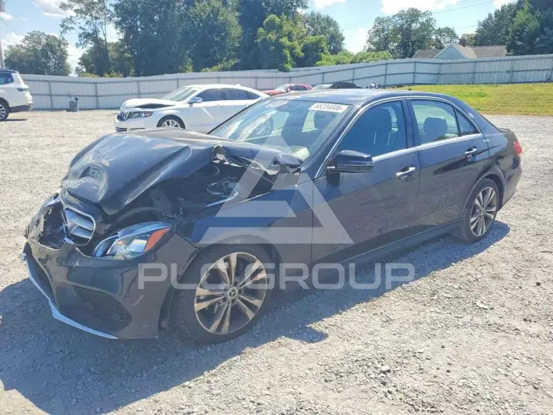 2016 Mercedes Benz E-Class фото