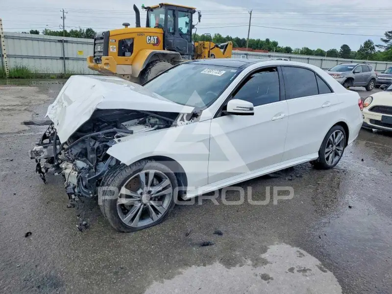 2016 Mercedes Benz E-Class фото