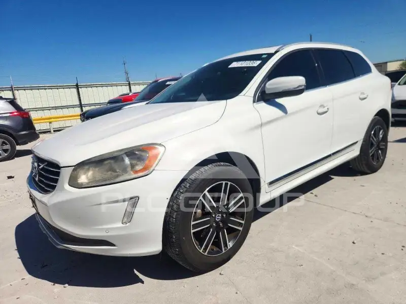 2016 Volvo XC60 photo