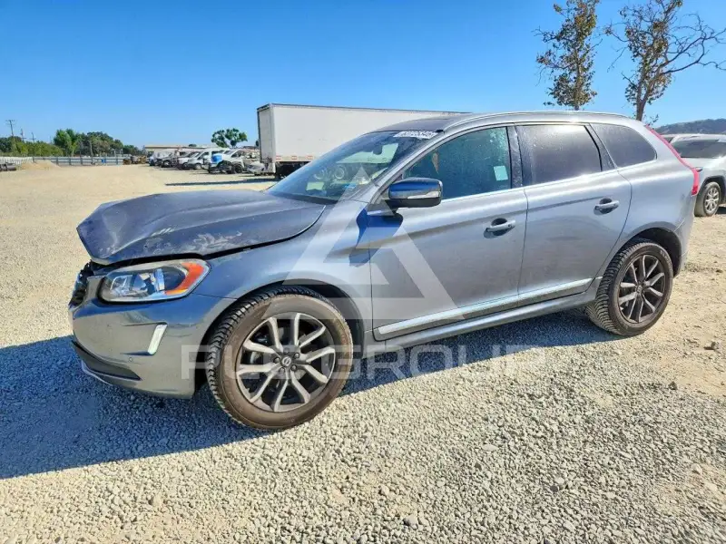 2016 Volvo XC60 photo