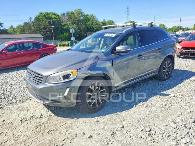 2016 Volvo XC60 photo