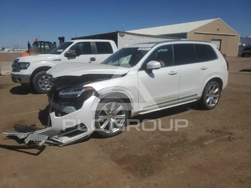 2016 Volvo XC90 photo