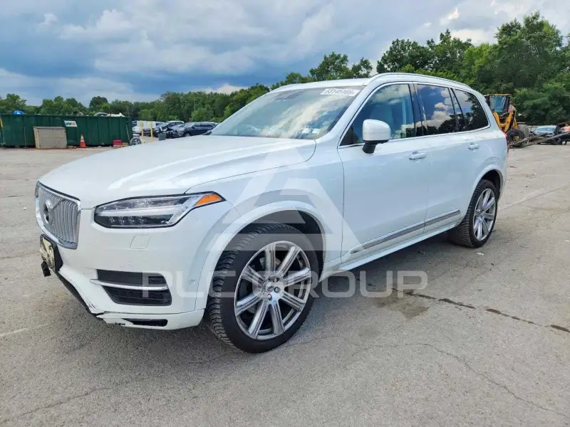 2016 Volvo XC90 photo