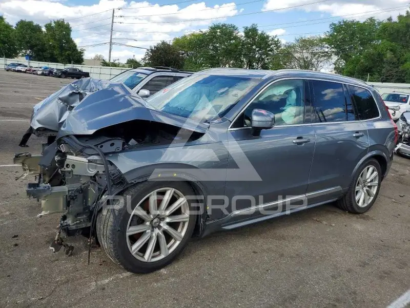 2016 Volvo XC90 photo