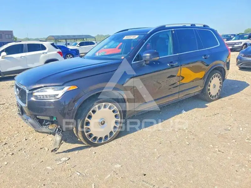 2016 Volvo XC90 photo