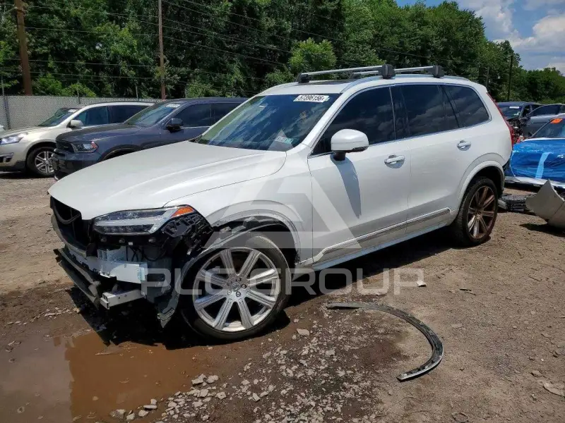 2016 Volvo XC90 photo