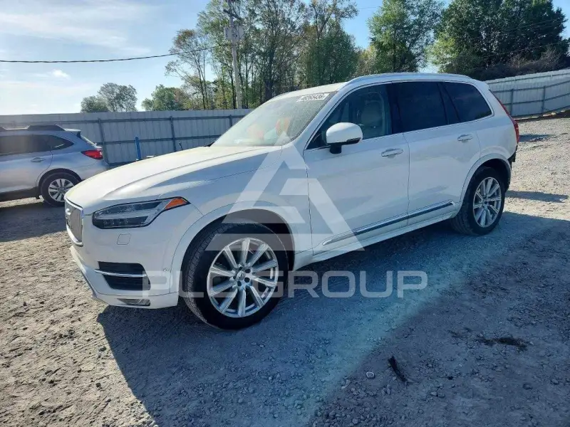 2016 Volvo XC90 photo