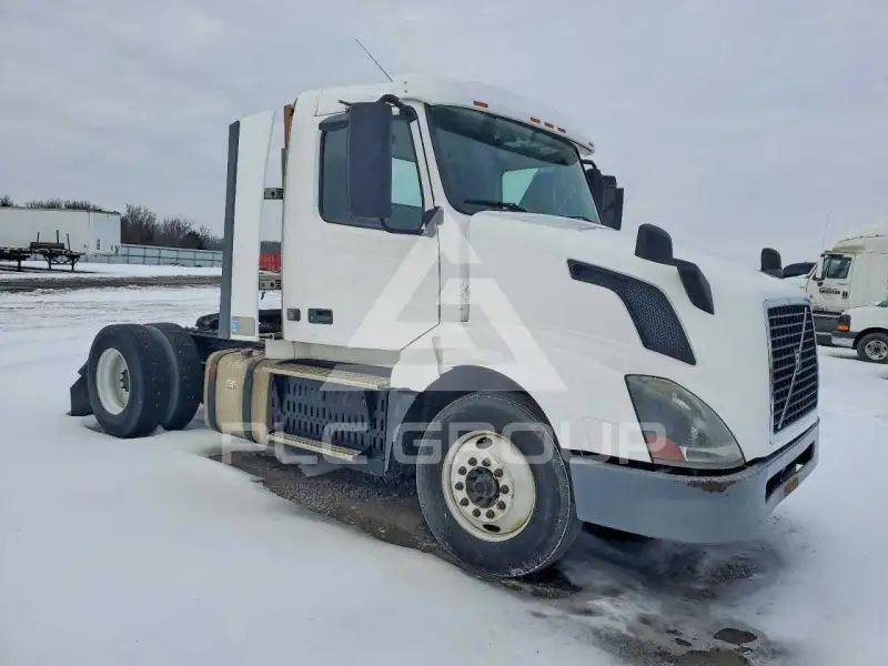2016 Volvo VNL photo