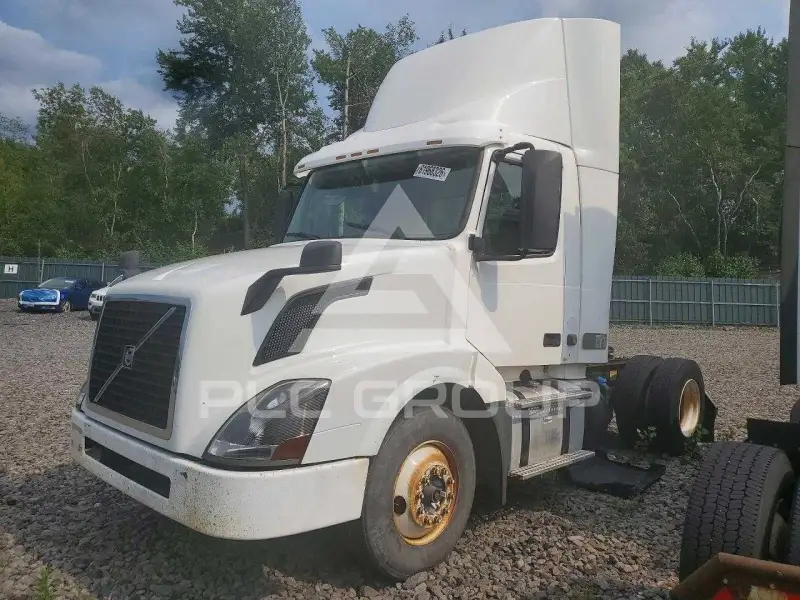 2016 Volvo VNL photo