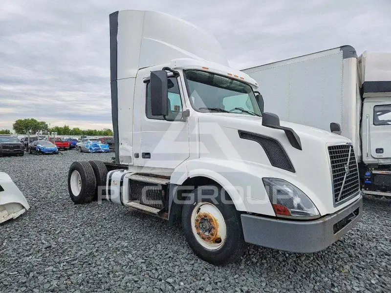 2016 Volvo VNL фото