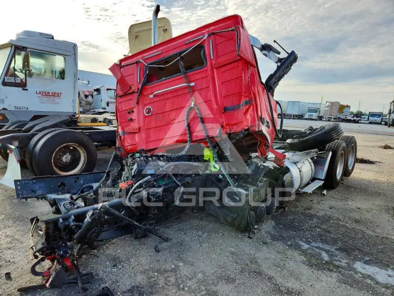 2016 Volvo VNL photo