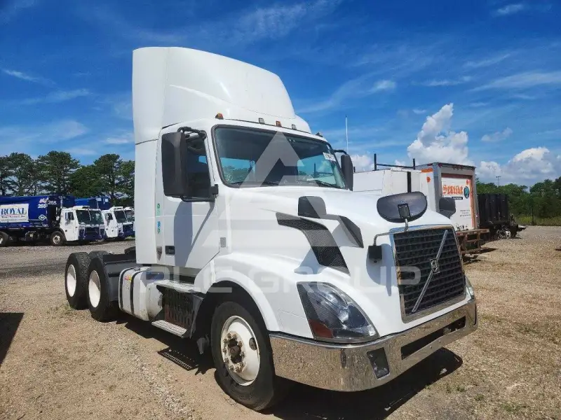 2016 Volvo VNL фото