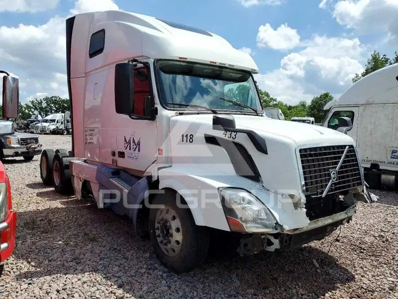 2016 Volvo VNL photo