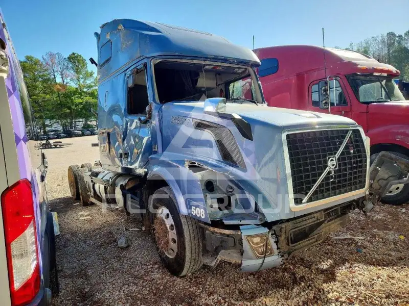 2016 Volvo VNL photo