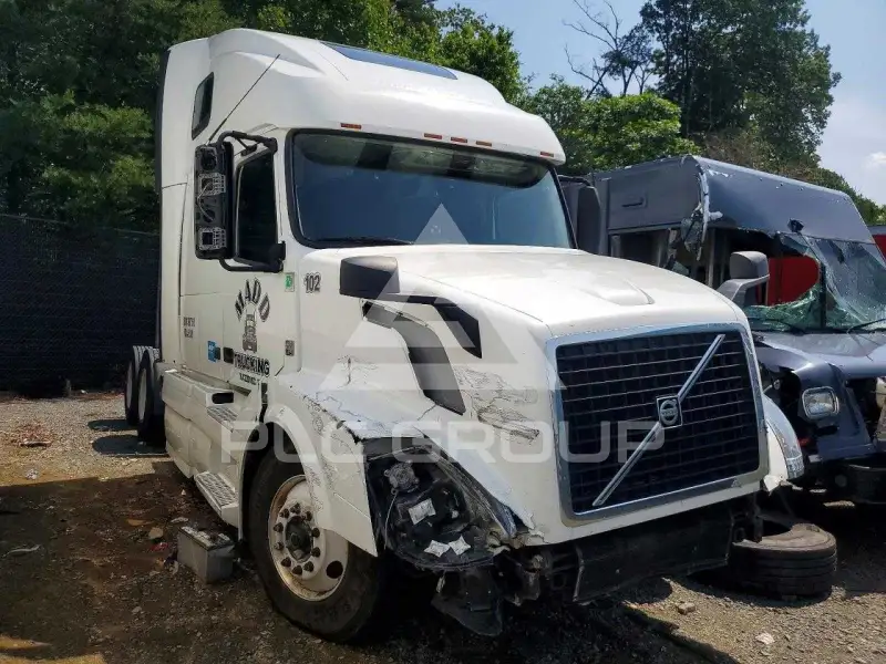 2016 Volvo VNL photo