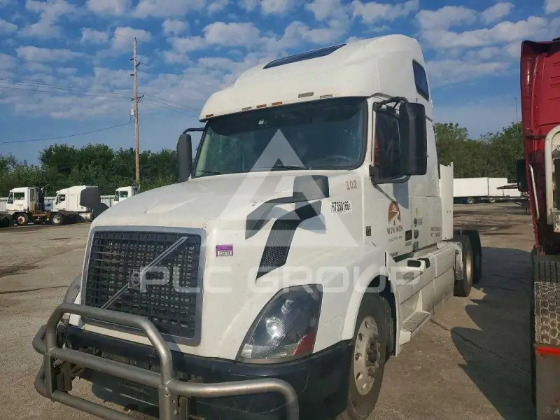 2016 Volvo VNL photo