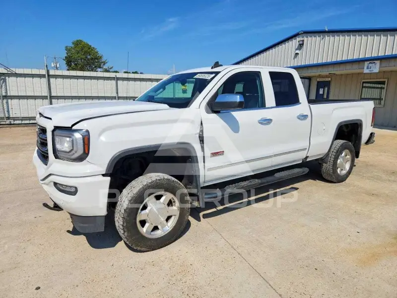 2016 GMC Sierra photo