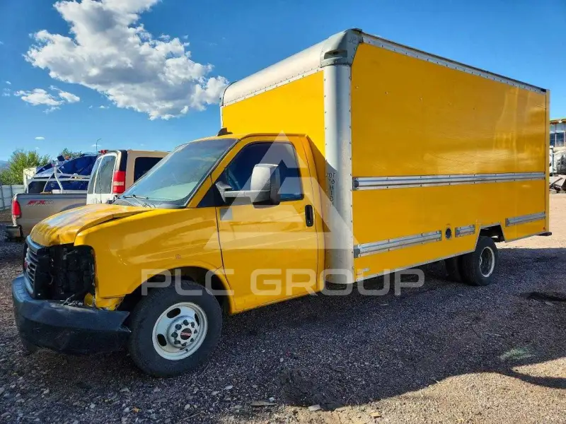 2016 GMC Savana photo