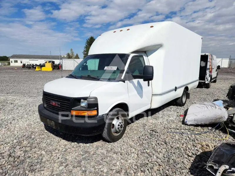 2016 GMC Savana фото