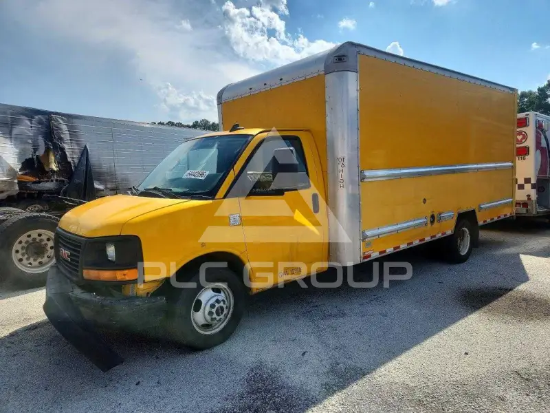 2016 GMC Savana photo