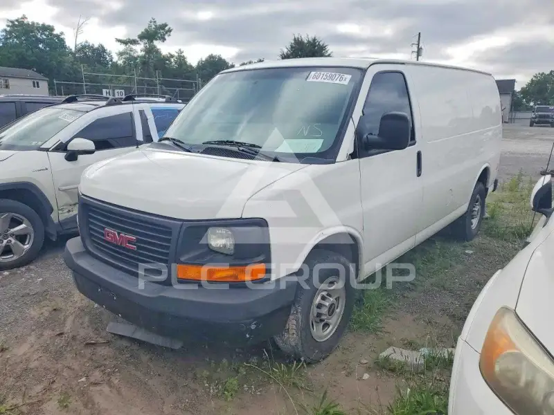 2016 GMC Savana photo