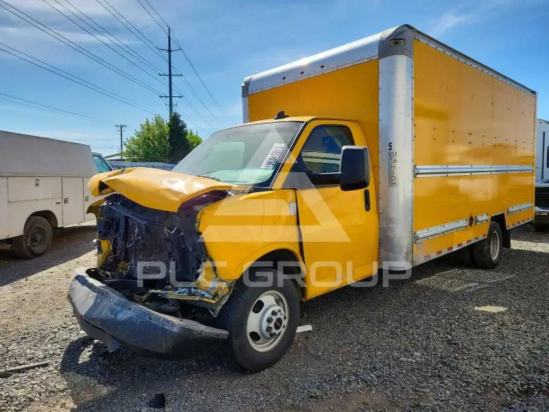 2016 GMC Savana фото