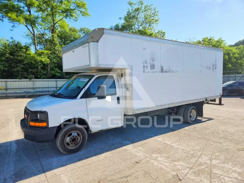 2016 GMC Savana фото
