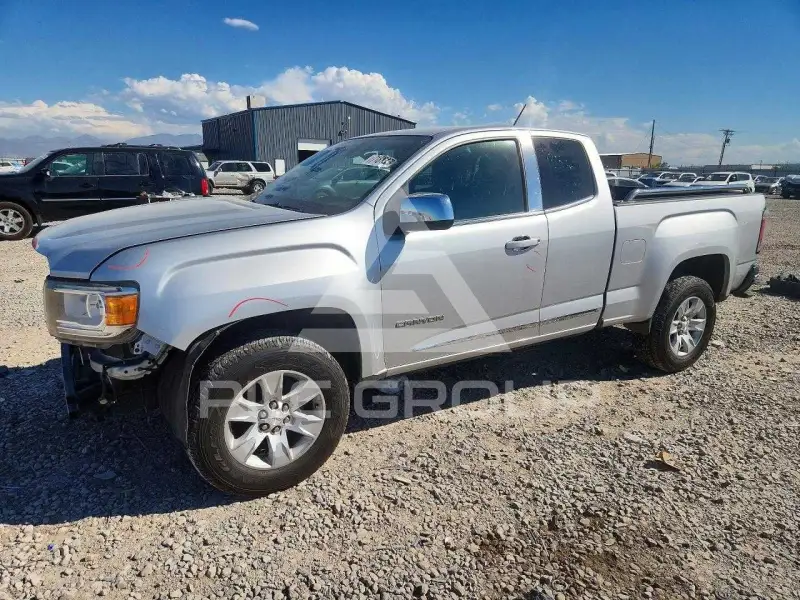 2016 GMC CANYON photo