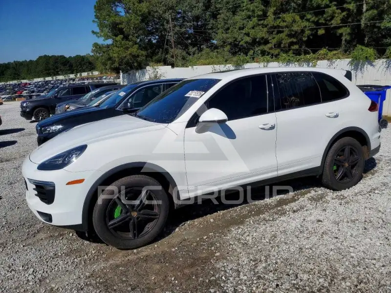 2016 Porsche Cayenne photo