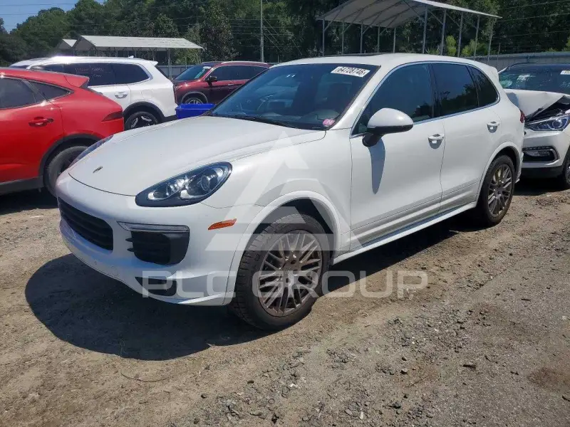 2016 Porsche Cayenne photo